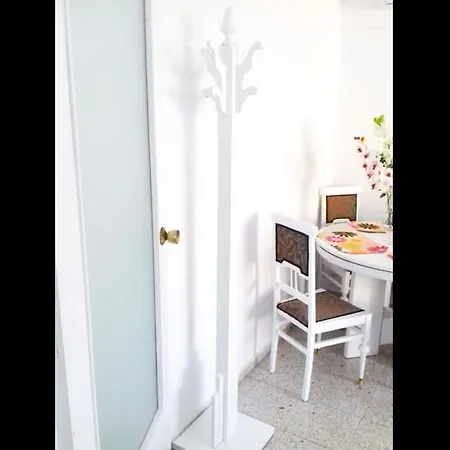 Lots Of Sunlight 3 Bedroom With Balcony Air Conditioning Apartament
