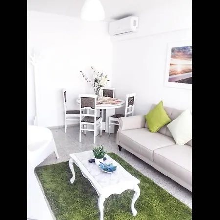 Lots Of Sunlight 3 Bedroom With Balcony Air Conditioning Apartament *