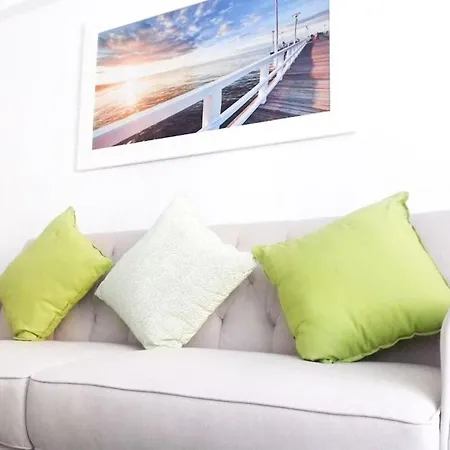 Apartament Lots Of Sunlight 3 Bedroom With Balcony Air Conditioning