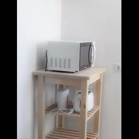 Lots Of Sunlight 3 Bedroom With Balcony Air Conditioning *
